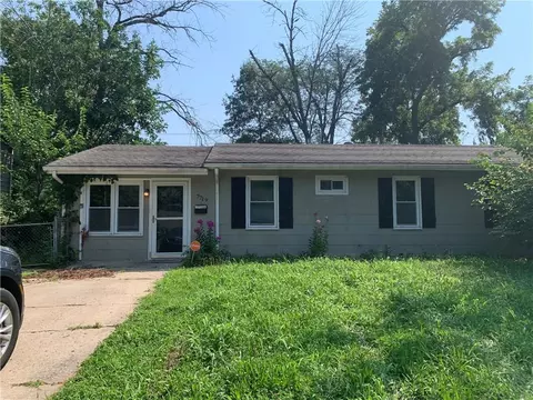 7719 E 51st St, Kansas City, MO 64129