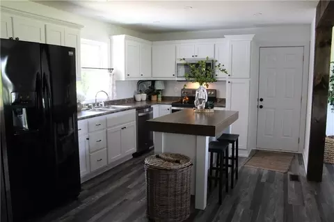 Kitchen - 6890 SE Rogers Rd, Cameron, MO 64429 photo 5 of 7