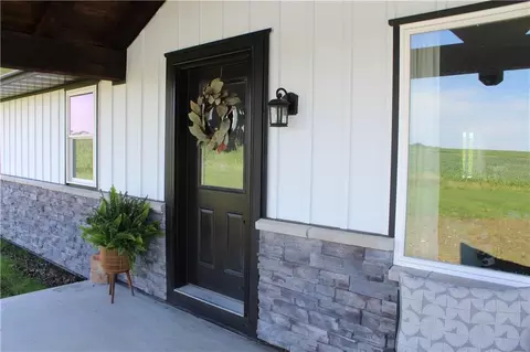 Exterior - 6890 SE Rogers Rd, Cameron, MO 64429 photo 3 of 22