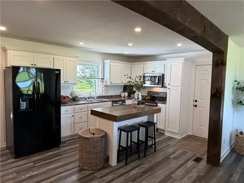 Kitchen - 6890 SE Rogers Rd, Cameron, MO 64429 photo 7 of 7