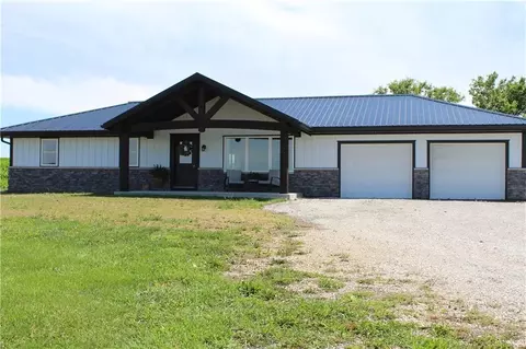 Exterior - 6890 SE Rogers Rd, Cameron, MO 64429 photo 8 of 22