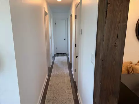 Entry Way - 6890 SE Rogers Rd, Cameron, MO 64429 photo 6 of 7