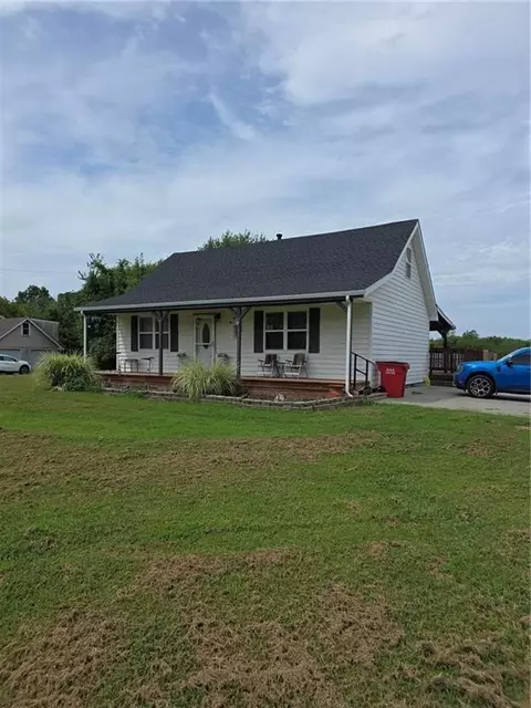 410 N Carrico Rd, Lone Jack, MO 64070