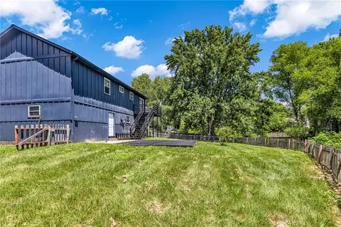 Exterior - 405 SE Onyx Cir, Lees Summit, MO 64063 photo 5 of 7