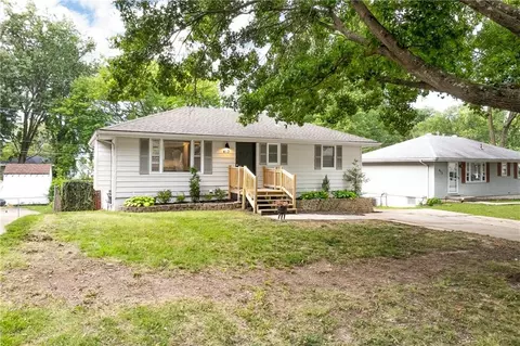 413 NW 88th Ter, Kansas City, MO 64155