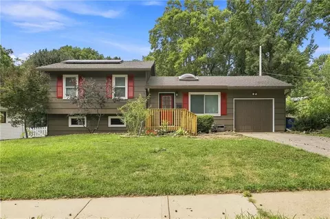 7310 Stearns St, Shawnee, KS 66203