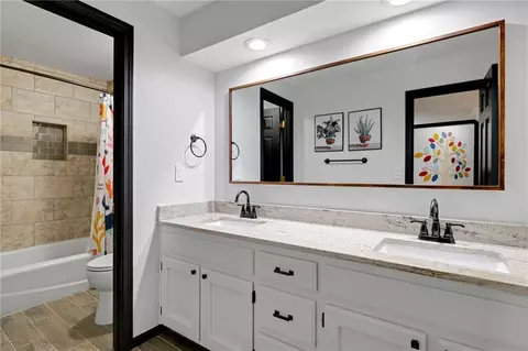 Bath - 13112 Smart Rd, Lees Summit, MO 64086 photo 3 of 5