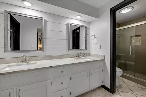 Bath - 13112 Smart Rd, Lees Summit, MO 64086 photo 2 of 5