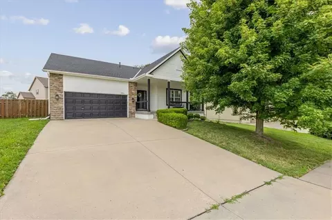 3901 NW Old Stagecoach Rd, Kansas City, MO 64154