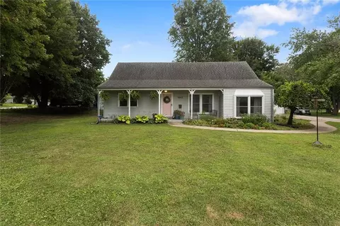 2003 NE 60th Ter, Gladstone, MO 64118
