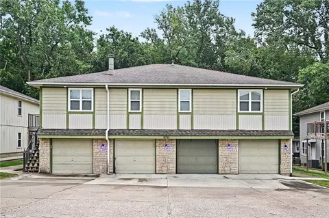 8701 NW 82nd St, Kansas City, MO 64152