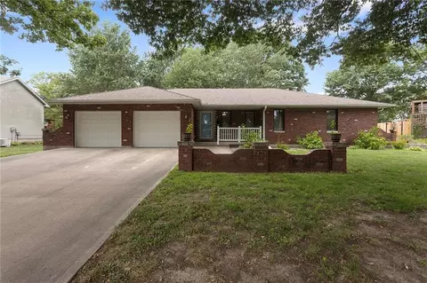 803 Ozark Short Line, Odessa, MO 64076