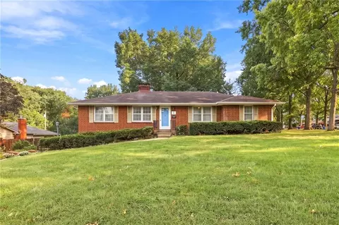 10711 W 67th St, Shawnee, KS 66203