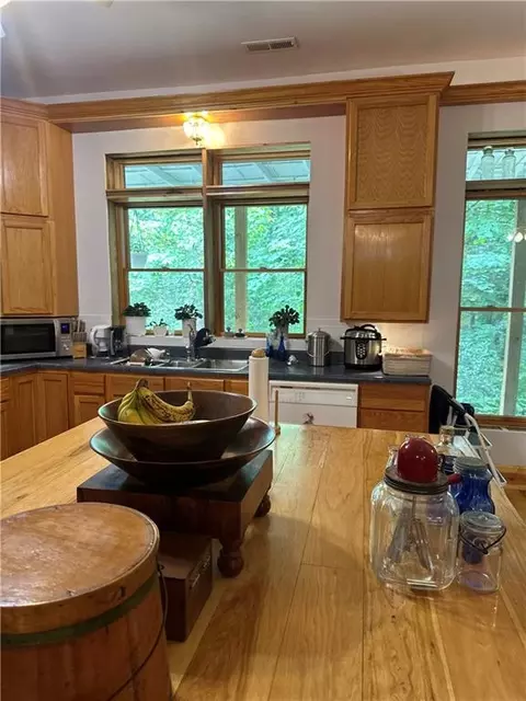 Kitchen - 321 NW 1071st Rd, Centerview, MO 64019 photo 4 of 10