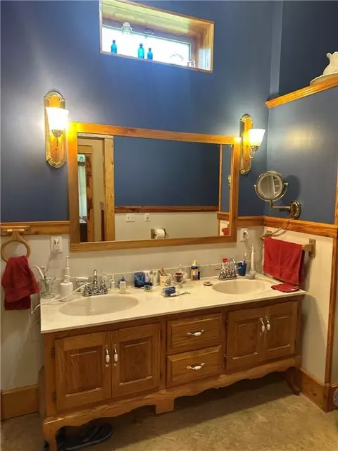 Bath - 321 NW 1071st Rd, Centerview, MO 64019 photo 1 of 7