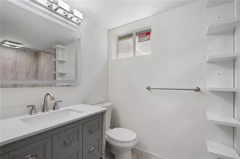 Bath - 1005 SE Bridgehampton Way, Lees Summit, MO 64081 photo 4 of 5