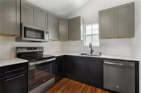 Kitchen - 1005 SE Bridgehampton Way, Lees Summit, MO 64081 photo 2 of 3
