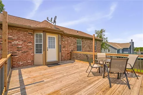 Exterior - 1005 SE Bridgehampton Way, Lees Summit, MO 64081 photo 3 of 6