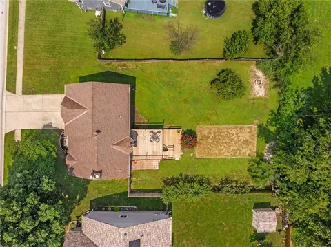 View/Area - 1005 SE Bridgehampton Way, Lees Summit, MO 64081 photo 1 of 3