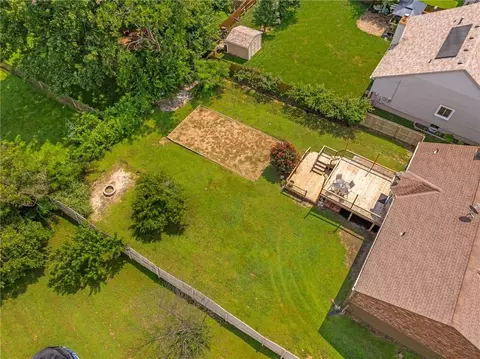 View/Area - 1005 SE Bridgehampton Way, Lees Summit, MO 64081 photo 2 of 3
