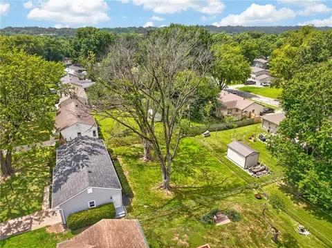 View/Area - 3016 Porter Rd, Independence, MO 64055 photo 1 of 1