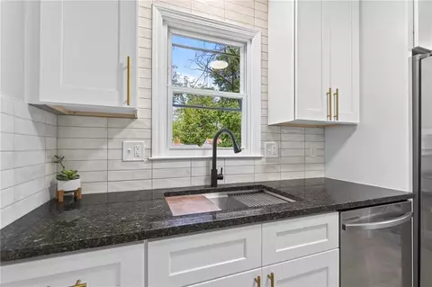 Kitchen - 3016 Porter Rd, Independence, MO 64055 photo 3 of 3
