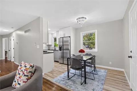 Dining - 3016 Porter Rd, Independence, MO 64055 photo 1 of 1
