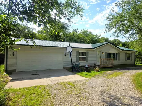 140 Tucker St, Saint Joseph, MO 64504