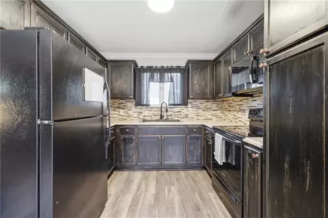 Kitchen - 17705 E 28th St, Independence, MO 64057 photo 1 of 1