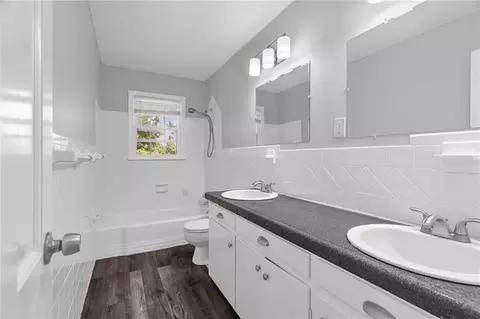 Bath - 18700 E 30th Ter, Independence, MO 64057 photo 1 of 3