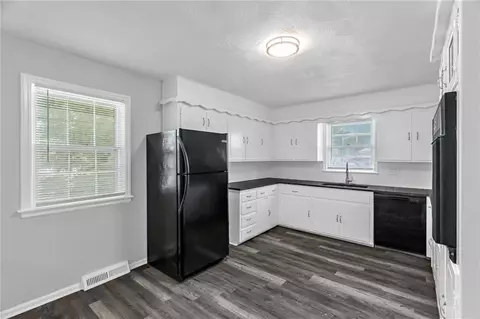 Kitchen - 18700 E 30th Ter, Independence, MO 64057 photo 2 of 3