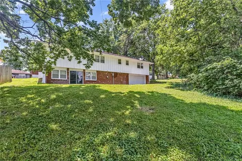 Exterior - 18700 E 30th Ter, Independence, MO 64057 photo 3 of 4