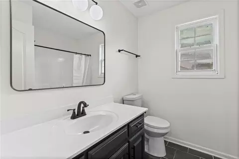 Bath - 1106 Creekside Ct, Raymore, MO 64083 photo 3 of 5