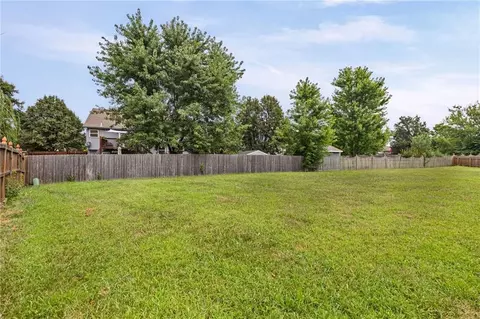 Exterior - 1106 Creekside Ct, Raymore, MO 64083 photo 8 of 10
