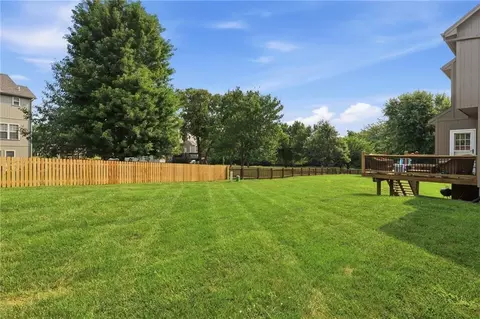 Exterior - 932 Elder Ct, Raymore, MO 64083 photo 7 of 7