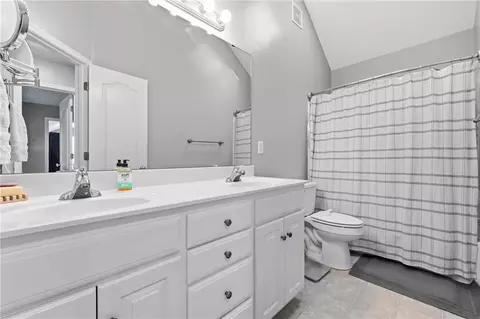 Bath - 932 Elder Ct, Raymore, MO 64083 photo 5 of 5