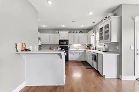 Kitchen - 932 Elder Ct, Raymore, MO 64083 photo 2 of 3