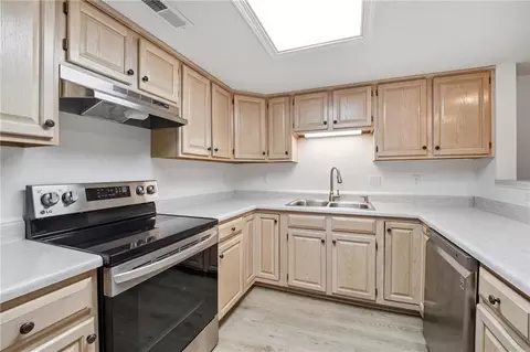 Kitchen - 2002 S Hummel Dr, Independence, MO 64055 photo 2 of 5