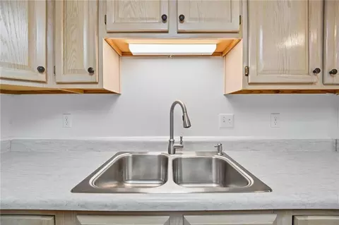 Kitchen - 2002 S Hummel Dr, Independence, MO 64055 photo 3 of 5