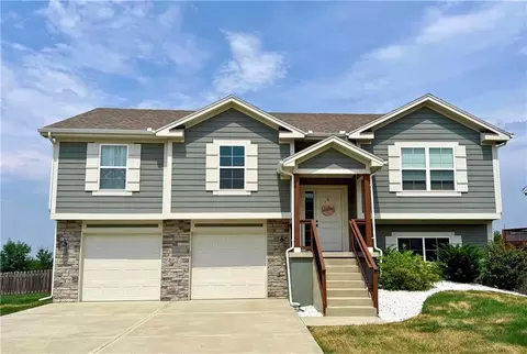 701 SE Juniper Dr, Blue Springs, MO 64014