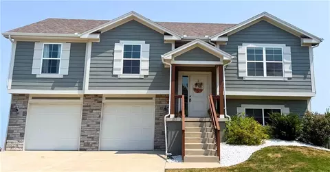 701 SE Juniper Dr, Blue Springs, MO 64014