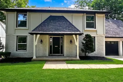 11239 W 99th Pl, Overland Park, KS 66214