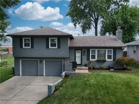 9104 W 69th St, Merriam, KS 66204