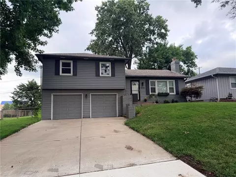 9104 W 69th St, Merriam, KS 66204