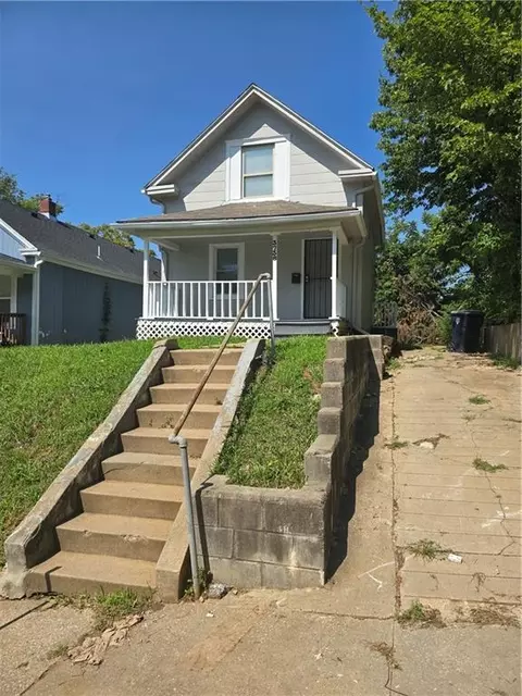 3738 Brooklyn Ave, Kansas City, MO 64109