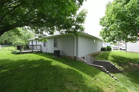 Exterior - 14 Sandi Cir, Dearborn, MO 64439 photo 5 of 8