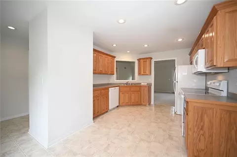 Kitchen - 14 Sandi Cir, Dearborn, MO 64439 photo 4 of 5