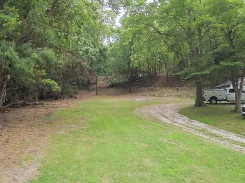 Exterior - 20118 E Truman Rd, Independence, MO 64056 photo 3 of 8