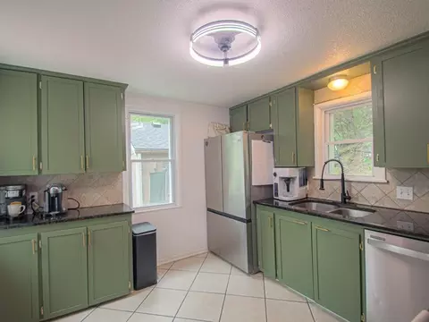 Kitchen - 20118 E Truman Rd, Independence, MO 64056 photo 1 of 3