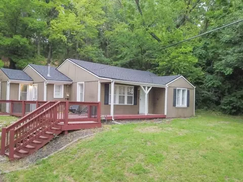 Exterior - 20118 E Truman Rd, Independence, MO 64056 photo 4 of 8